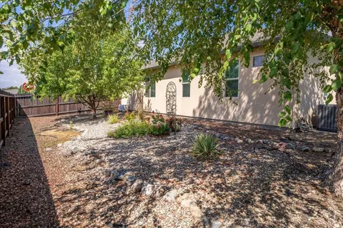 Exterior - 1485 Carl Ct, Red Bluff, CA 96080 photo 11 of 16