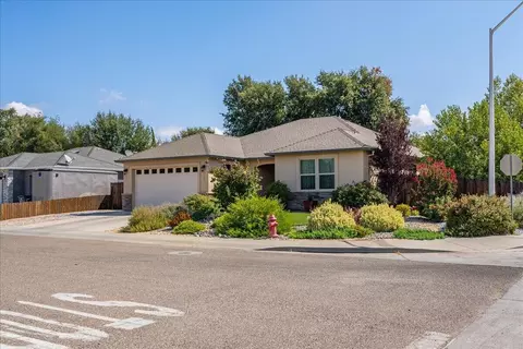 Exterior - 1485 Carl Ct, Red Bluff, CA 96080 photo 3 of 16