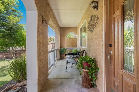 Exterior - 1965 Gentry Way, Red Bluff, CA 96080 photo 3 of 8