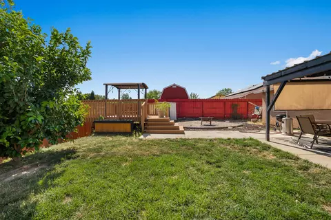 Exterior - 1965 Gentry Way, Red Bluff, CA 96080 photo 6 of 8