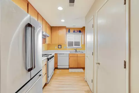 Entry Way - 1965 Gentry Way, Red Bluff, CA 96080 photo 2 of 4