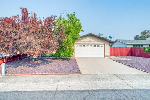 815 Grouse Dr, Redding, CA 96002