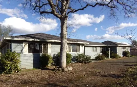 2175 Oxford Rd, Redding, CA 96002