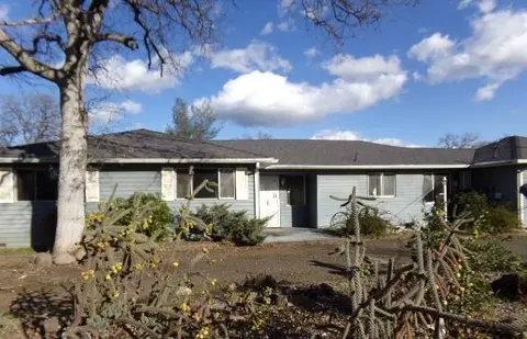 2175 Oxford Rd, Redding, CA 96002 photo 2