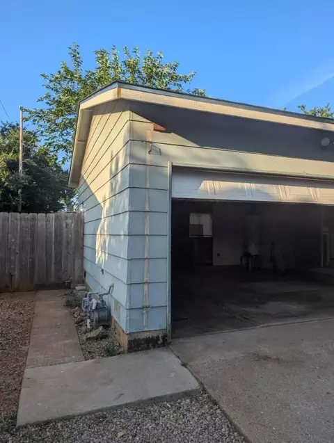 2405 Corona St, Redding, CA 96002 photo 26