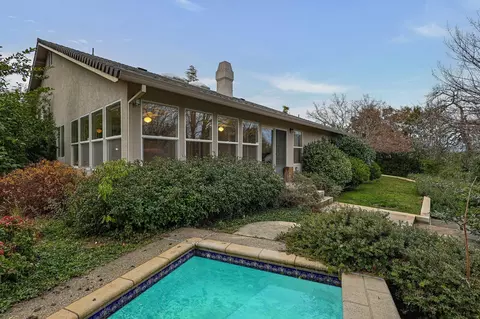 4339 Mountain Glen Ct, Redding, CA 96001 photo 2