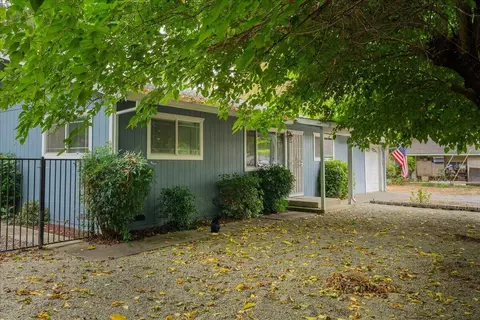 5049 Bidwell Rd, Redding, CA 96001