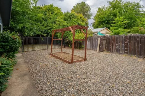 5049 Bidwell Rd, Redding, CA 96001 photo 25