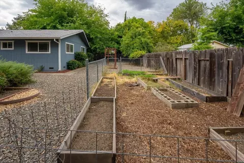 5049 Bidwell Rd, Redding, CA 96001 photo 24