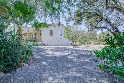 Exterior - 1515 Mesa St, Redding, CA 96001 photo 9 of 12