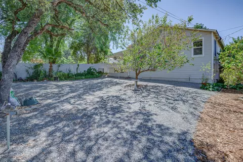 Exterior - 1515 Mesa St, Redding, CA 96001 photo 10 of 12