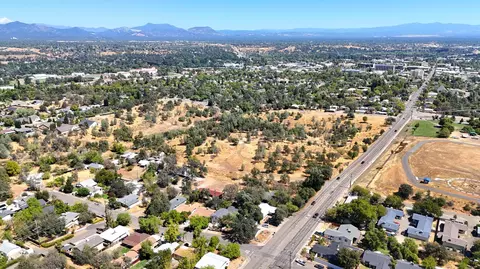 View/Area - 1515 Mesa St, Redding, CA 96001 photo 3 of 3