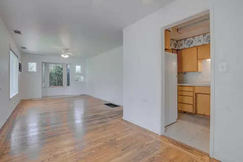 Living - 1515 Mesa St, Redding, CA 96001 photo 4 of 5