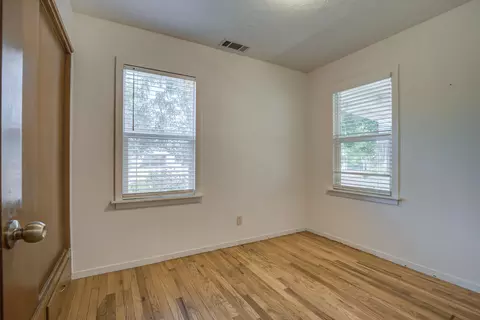 Bedroom - 1515 Mesa St, Redding, CA 96001 photo 3 of 6