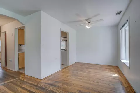 Living - 1515 Mesa St, Redding, CA 96001 photo 3 of 5