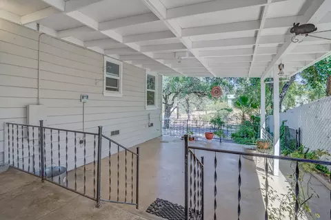 Exterior - 1515 Mesa St, Redding, CA 96001 photo 5 of 12