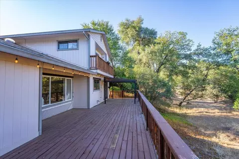 Exterior - 20910 Yogi Bear Ln, Redding, CA 96003 photo 8 of 21