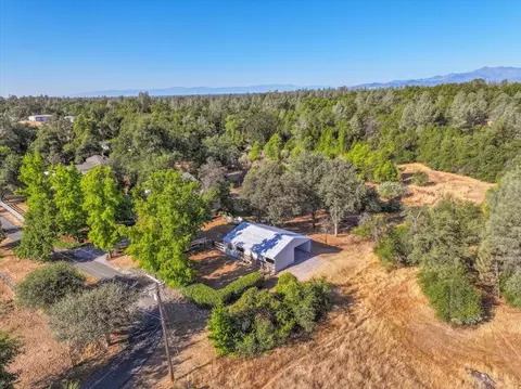 View/Area - 20910 Yogi Bear Ln, Redding, CA 96003 photo 2 of 4