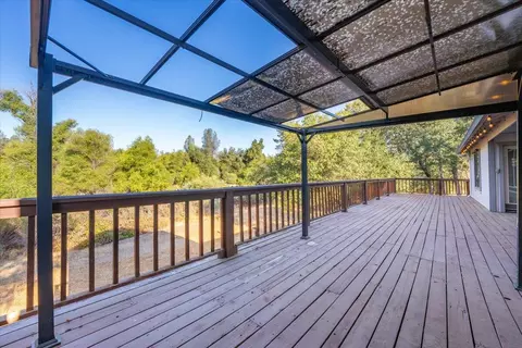 Exterior - 20910 Yogi Bear Ln, Redding, CA 96003 photo 3 of 21