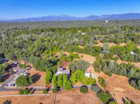 View/Area - 20910 Yogi Bear Ln, Redding, CA 96003 photo 3 of 4