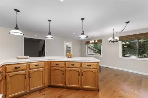 Kitchen - 20910 Yogi Bear Ln, Redding, CA 96003 photo 4 of 5