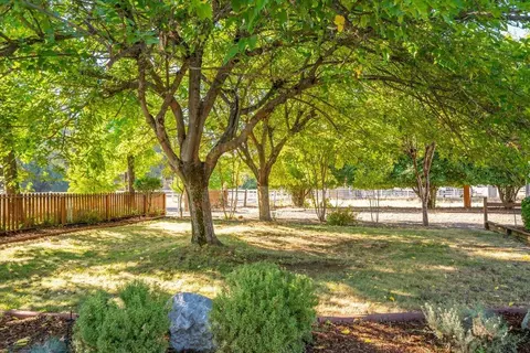 Exterior - 20910 Yogi Bear Ln, Redding, CA 96003 photo 9 of 21
