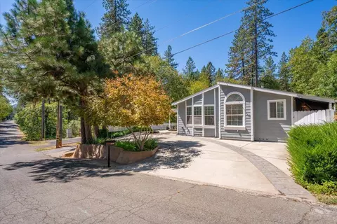 20796 Oak St, Lakehead, CA 96051