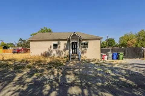 Exterior - 1801 Pleasant St, Redding, CA 96001 photo 5 of 5