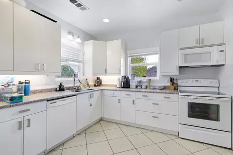 Kitchen - 1801 Pleasant St, Redding, CA 96001 photo 2 of 2