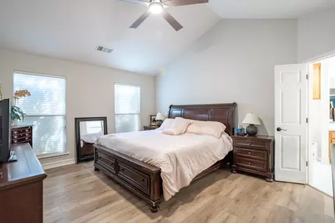 Bedroom - 5830 Diamond Ridge Dr, Redding, CA 96003 photo 2 of 2