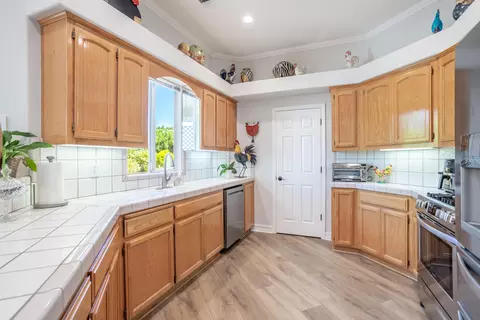 Kitchen - 5830 Diamond Ridge Dr, Redding, CA 96003 photo 1 of 2