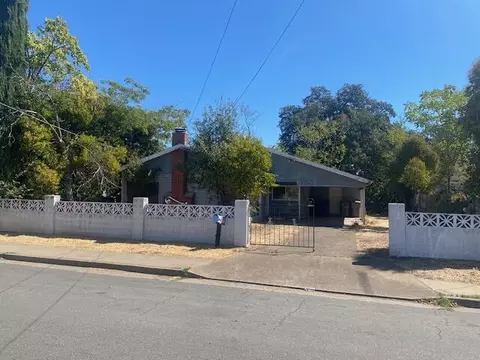 2921 Fairway Ave, Redding, CA 96002