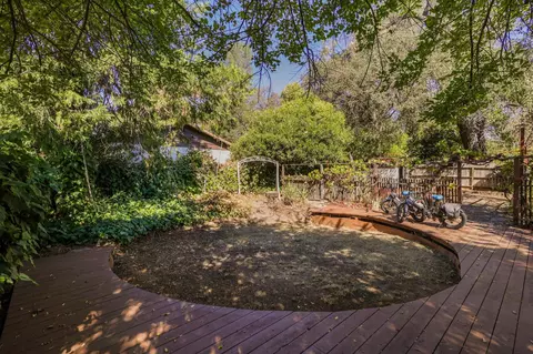 2084 Deerfield Ave, Redding, CA 96002 photo 17