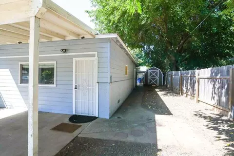 Exterior - 180 Chestnut Ave, Red Bluff, CA 96080 photo 6 of 9