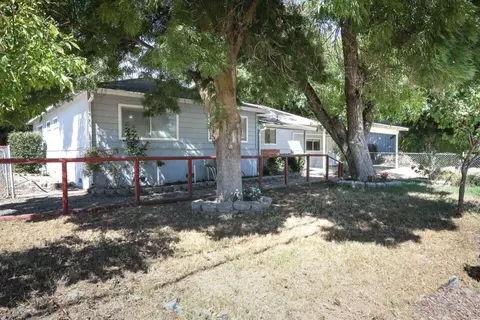 Exterior - 180 Chestnut Ave, Red Bluff, CA 96080 photo 4 of 9