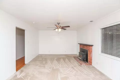 Living - 180 Chestnut Ave, Red Bluff, CA 96080 photo 1 of 3