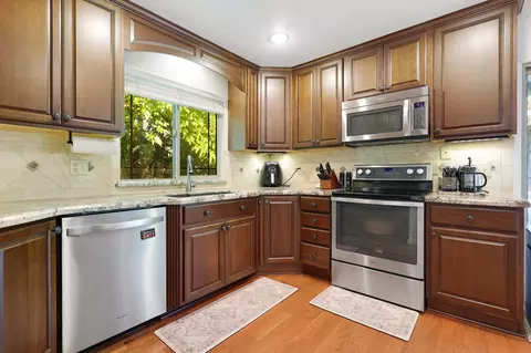 711 Coffeeberry Ln, Redding, CA 96003 photo 13