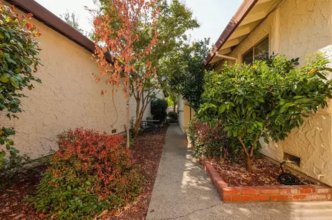 711 Coffeeberry Ln, Redding, CA 96003 photo 33