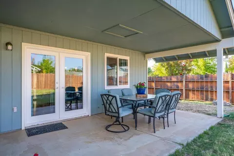 1543 Marigold Way, Redding, CA 96003 photo 20
