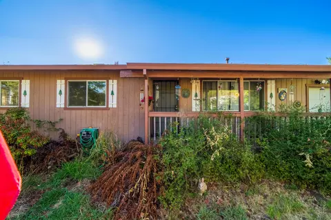 30317 Jackson Ln, Montgomery Creek, CA 96065