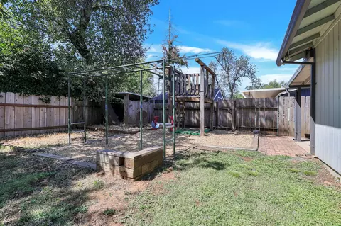 1094 Belcrest Dr, Redding, CA 96003 photo 30