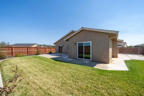 Exterior - 2855 Ukonom Dr, Redding, CA 96002 photo 9 of 13