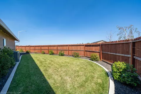 Exterior - 2855 Ukonom Dr, Redding, CA 96002 photo 11 of 13