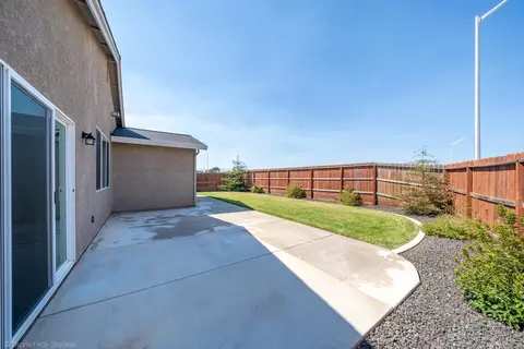 Exterior - 2855 Ukonom Dr, Redding, CA 96002 photo 4 of 13