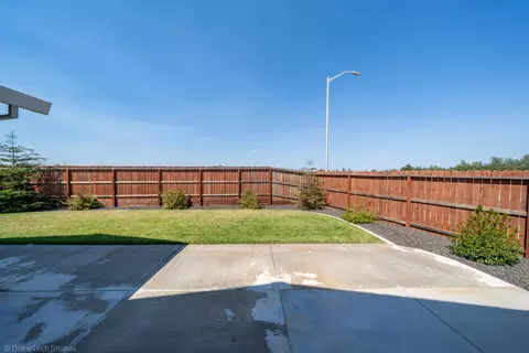 Exterior - 2855 Ukonom Dr, Redding, CA 96002 photo 5 of 13