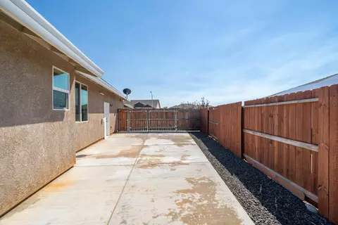 Exterior - 2855 Ukonom Dr, Redding, CA 96002 photo 12 of 13