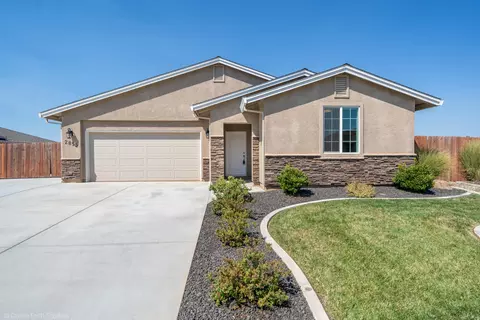 2855 Ukonom Dr, Redding, CA 96002
