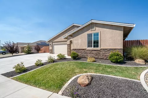 Exterior - 2855 Ukonom Dr, Redding, CA 96002 photo 3 of 13