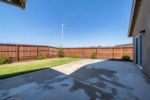 Exterior - 2855 Ukonom Dr, Redding, CA 96002 photo 6 of 13