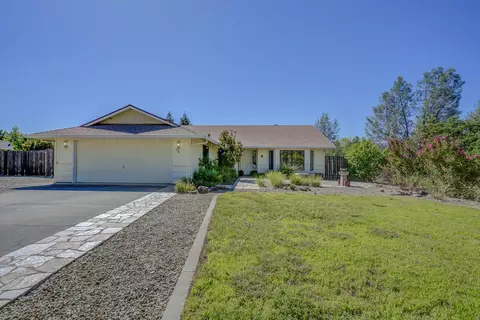 1595 Fresia Way, Redding, CA 96003